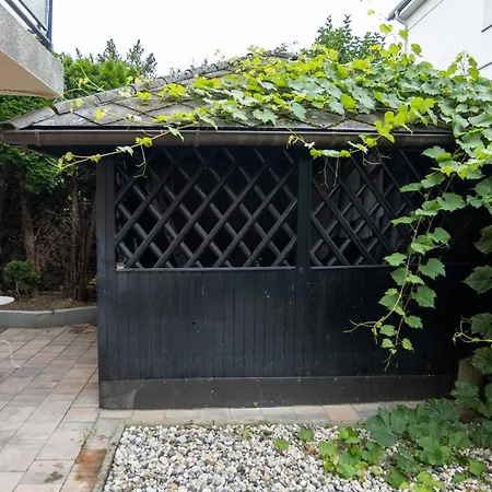 ゲストハウス Emona