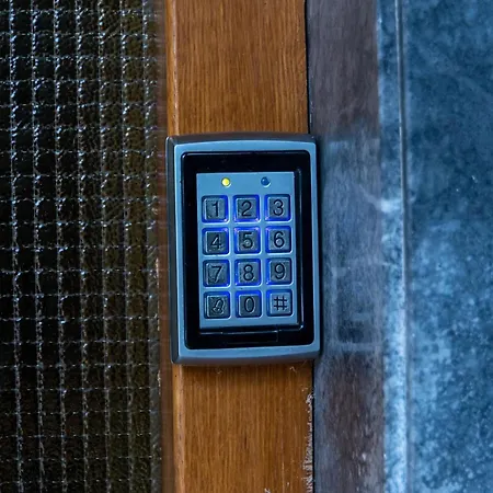 Emona ゲストハウス 2*