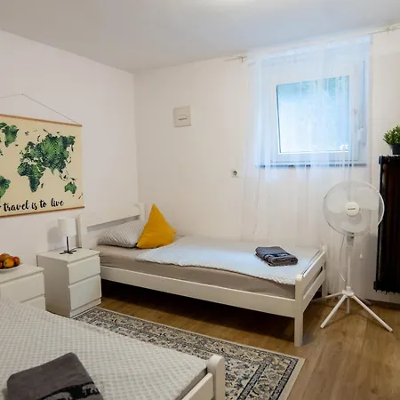 ゲストハウス Emona