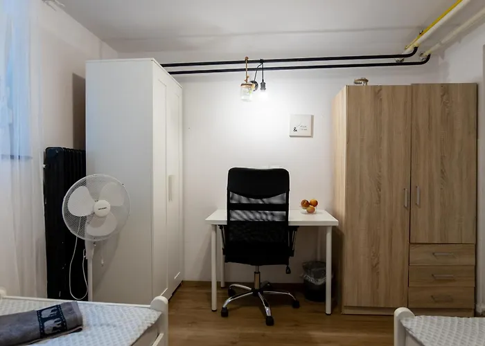 Casa de hóspedes Emona 2*