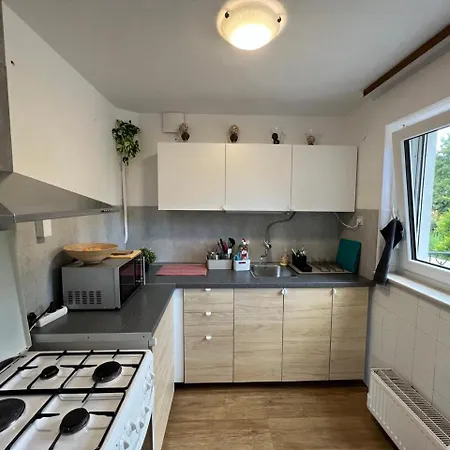 Hiša za goste Emona 2*