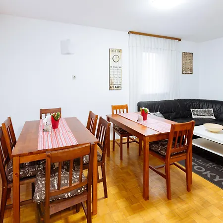 Emona Hiša za goste