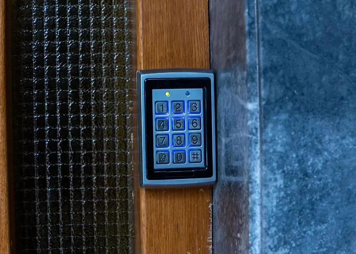 Emona Πανσιόν 2*